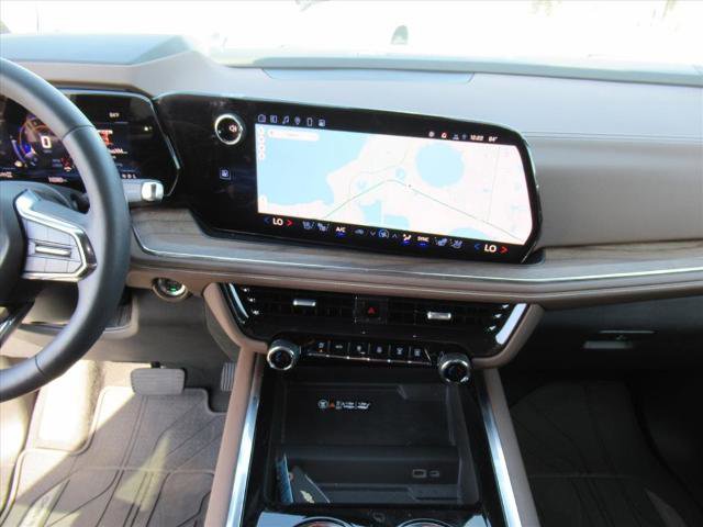 Certified 2025 Chevrolet Suburban High Country AWD/4WD image 20