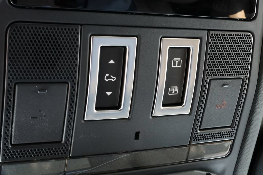 New 2026 Land Rover Defender 110 X-Dynamic SE AWD/4WD image 26
