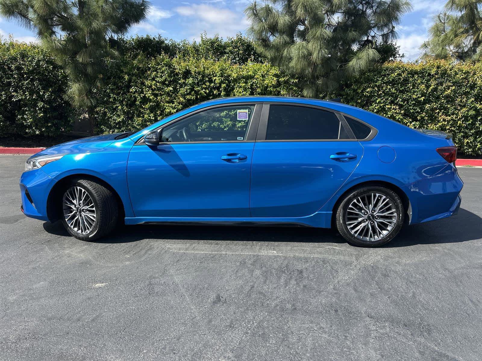 Used 2022 Kia Forte GT-Line w/ GT-Line Premium Package FWD image 3
