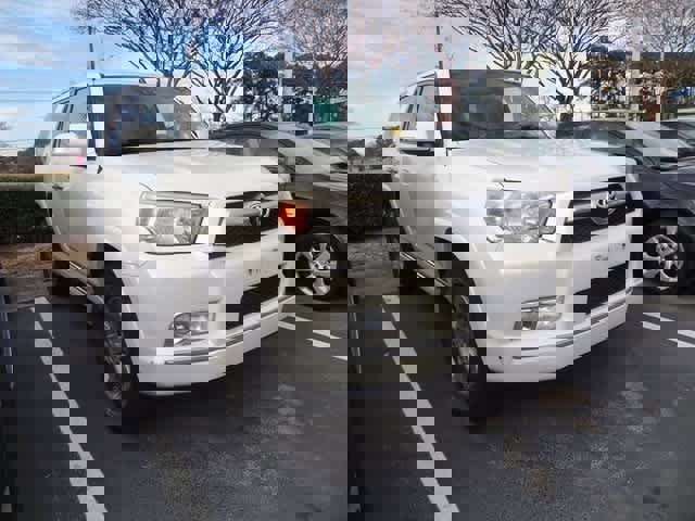 Used 2013 Toyota 4Runner SR5 image 3