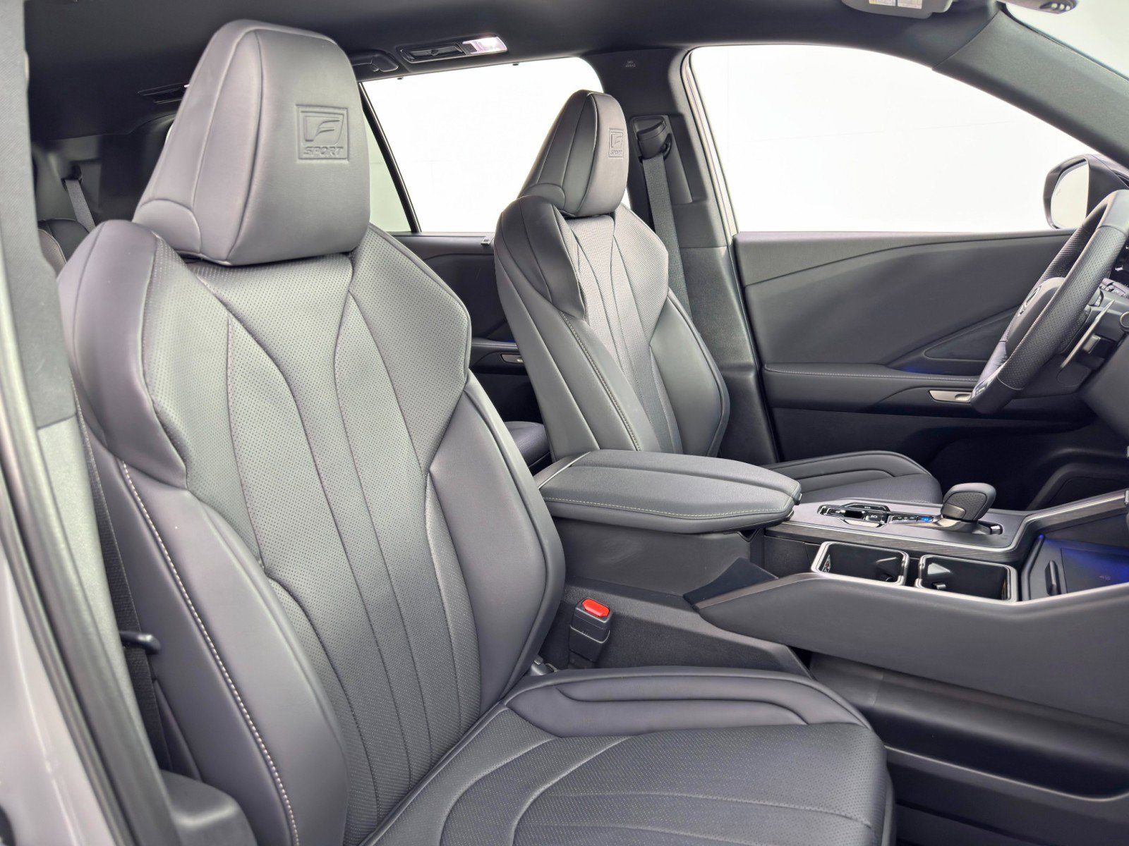 Used 2025 Lexus TX 500h AWD w/ Technology Package image 37