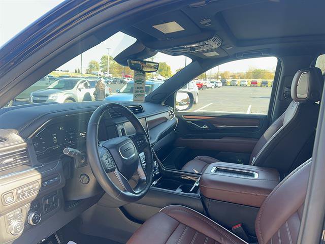 Used 2023 GMC Yukon Denali Ultimate AWD/4WD image 14