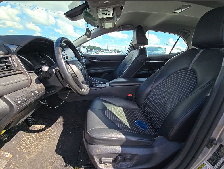 Used 2023 Toyota Camry SE FWD image 8