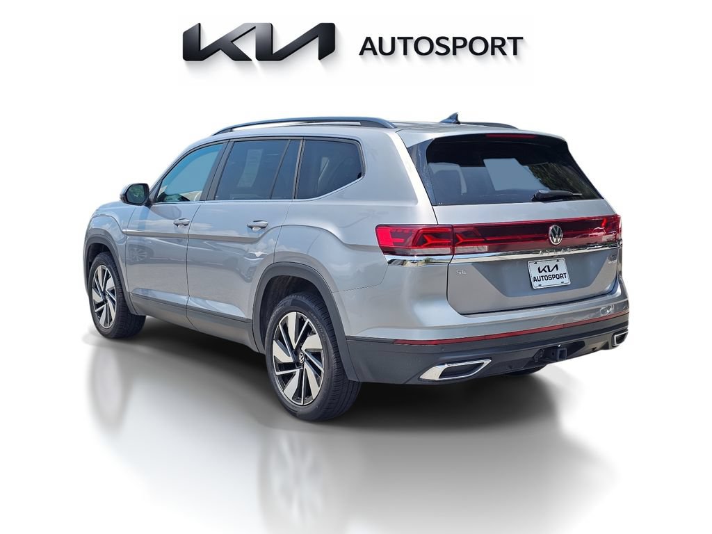 Used 2024 Volkswagen Atlas SE AWD/4WD image 12