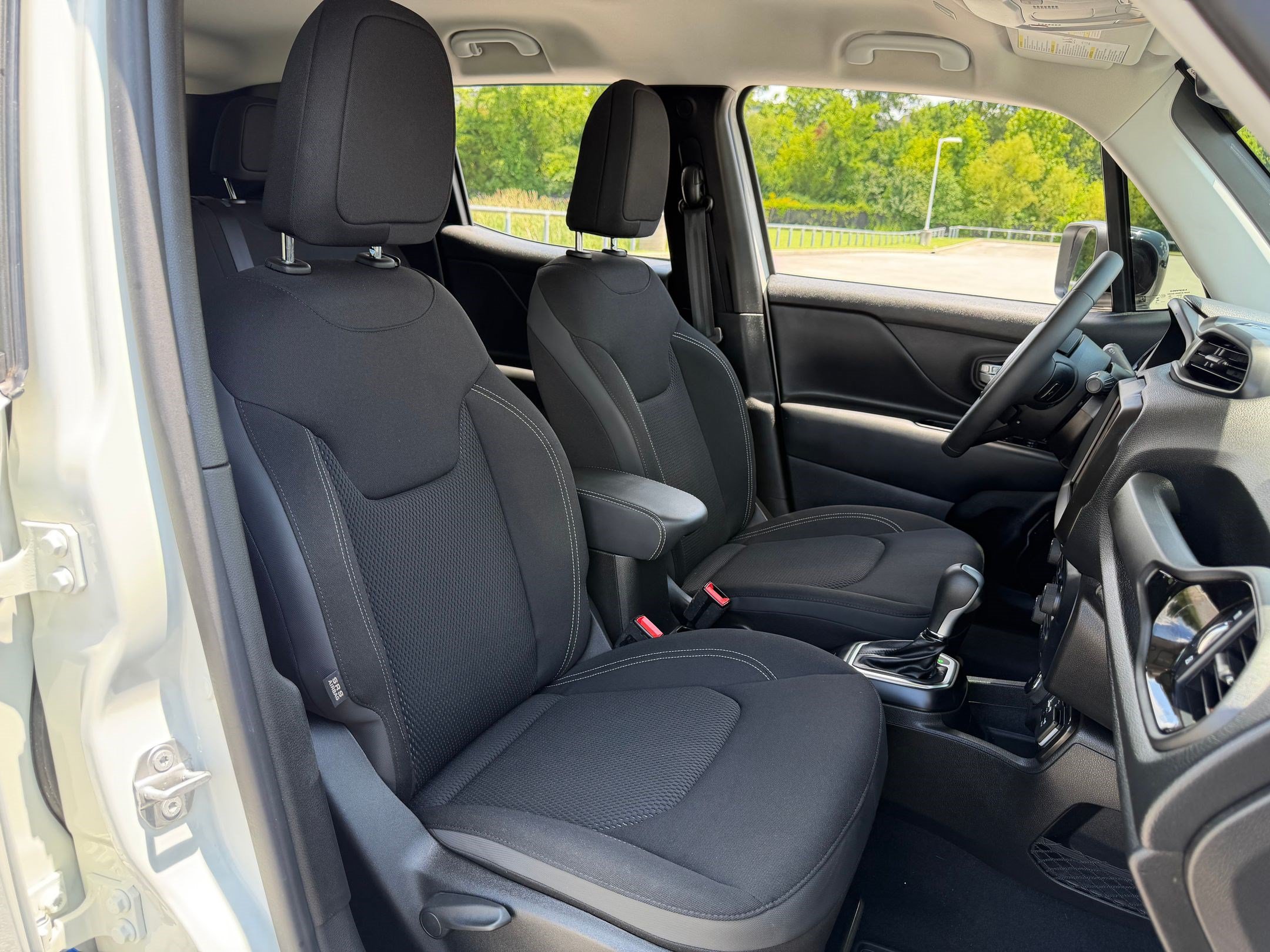 Used 2023 Jeep Renegade Altitude AWD/4WD image 21