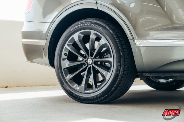 Used 2017 Bentley Bentayga image 60