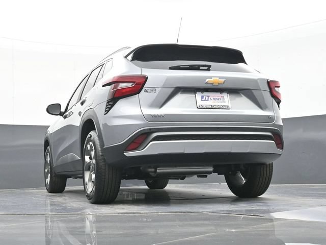 New 2026 Chevrolet Trax LT w/ Sunroof Package FWD image 39