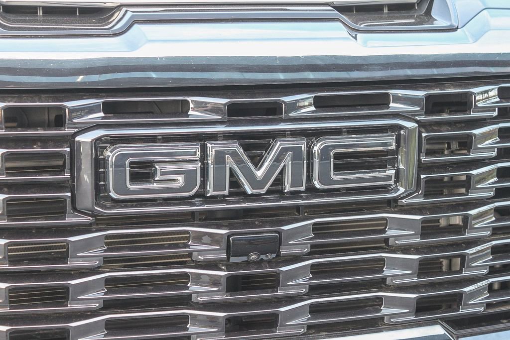 Used 2024 GMC Sierra 2500 Denali Ultimate AWD/4WD image 6