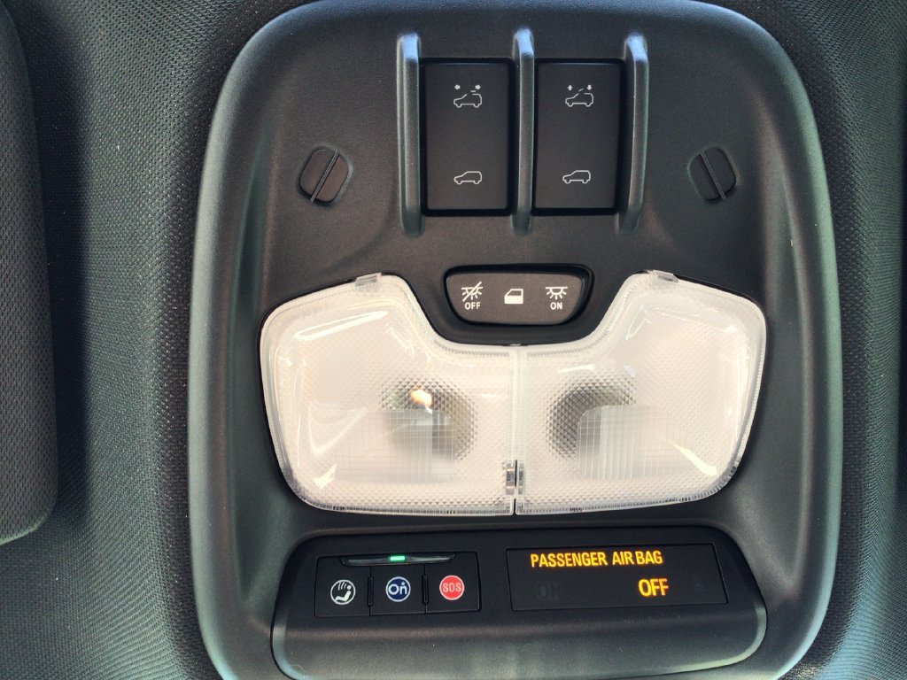 New 2026 Chevrolet Colorado ZR2 w/ Technology Package AWD/4WD image 32
