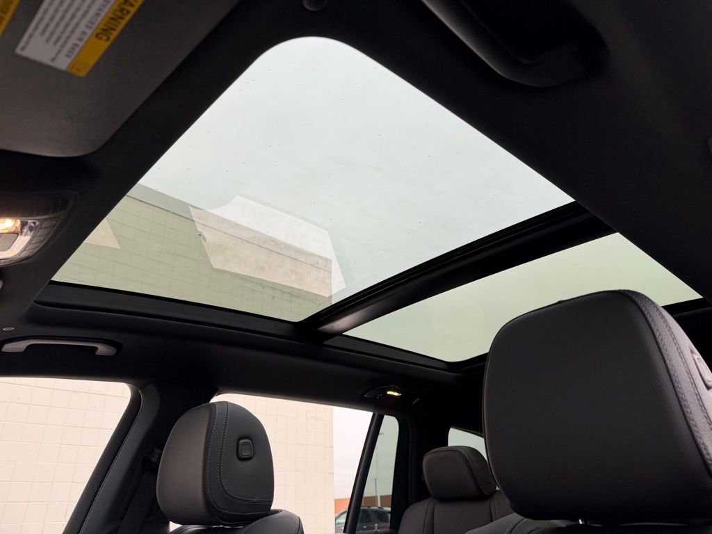 Used 2025 Mercedes-Benz GLS 450 4MATIC image 24