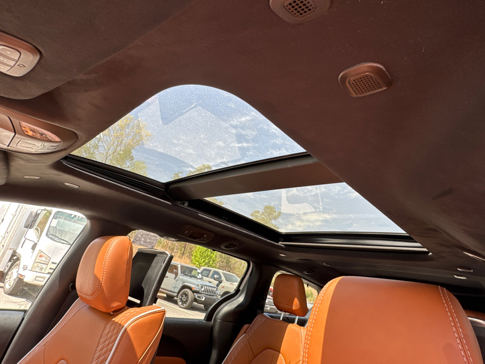 New 2026 Chrysler Pacifica Pinnacle FWD image 12