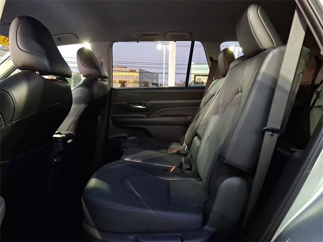 Certified 2024 Toyota Grand Highlander XLE image 9