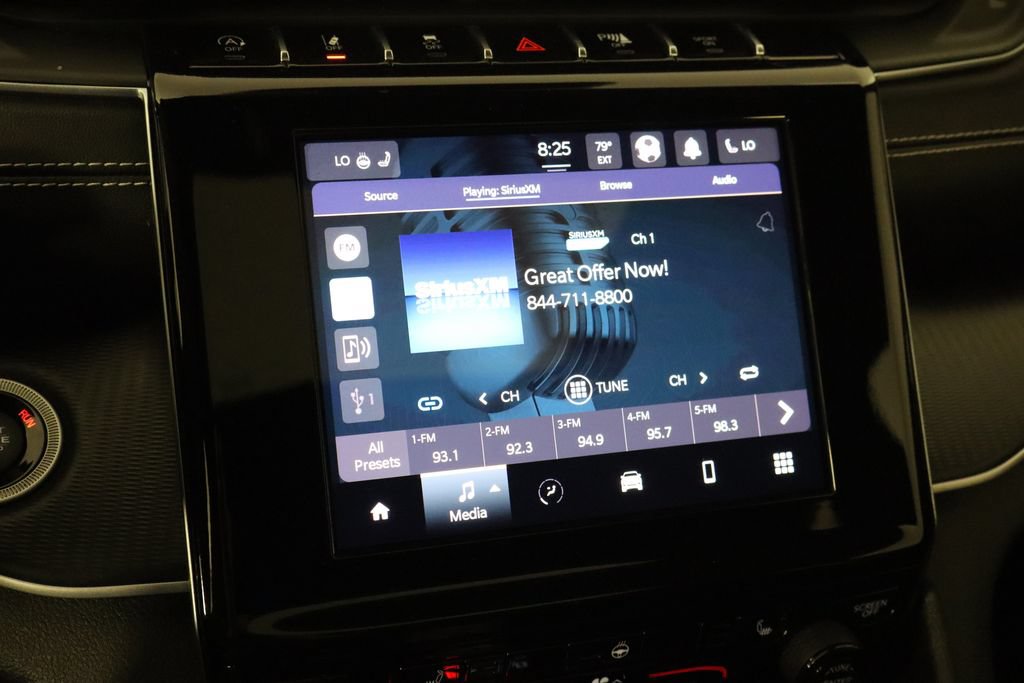 Used 2024 Jeep Grand Cherokee L Altitude RWD image 32