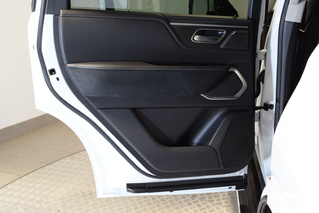 New 2027 INFINITI QX80 Luxe w/ Cargo Package AWD/4WD image 28