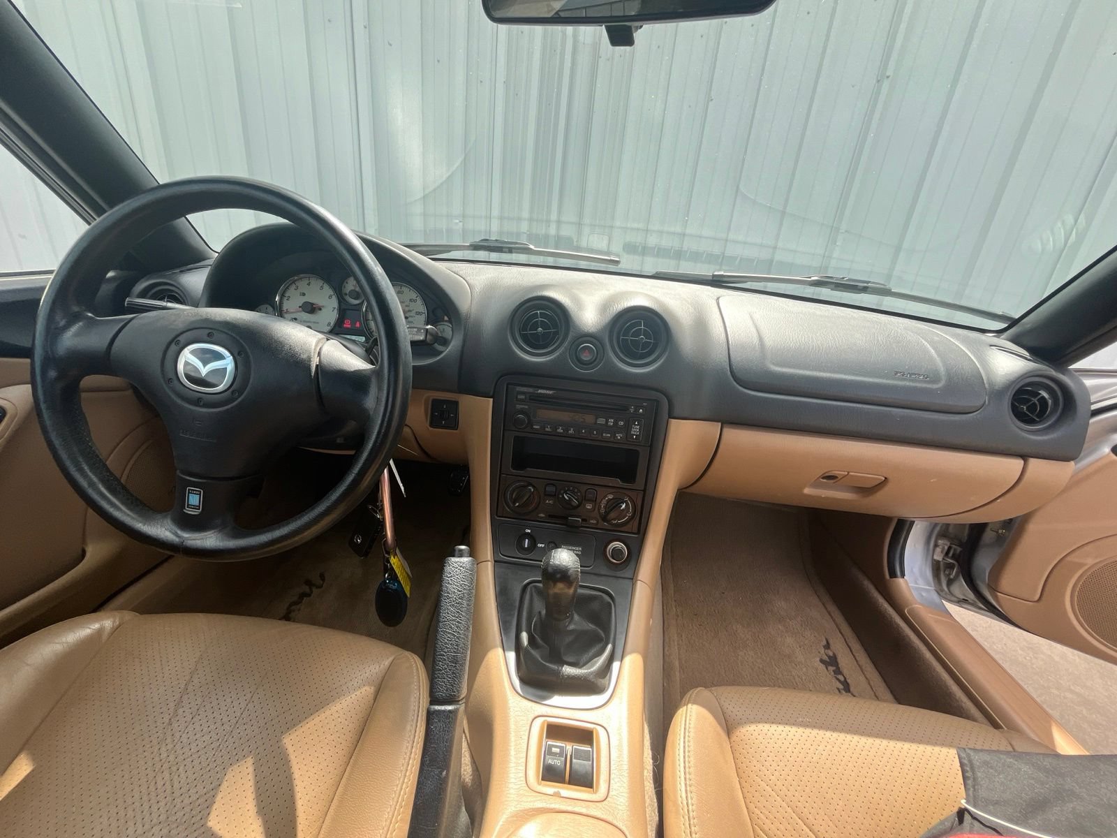 Used 2001 MAZDA MX-5 Miata RWD image 13