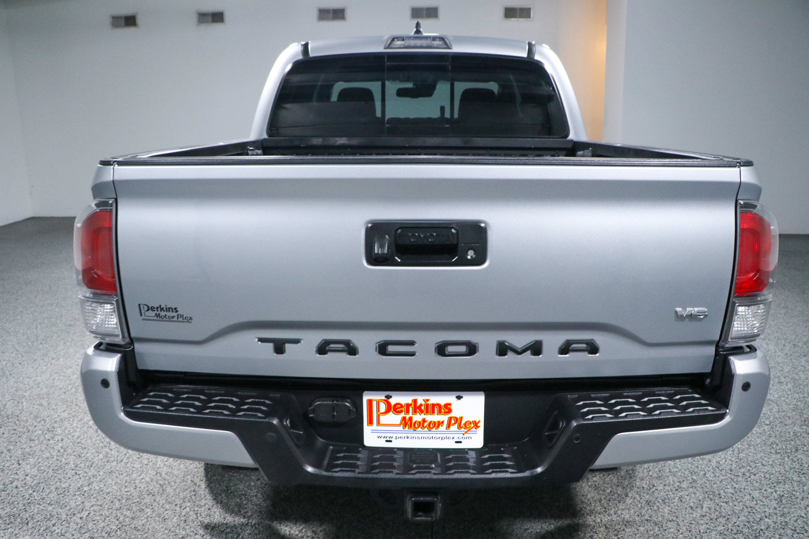 Used 2022 Toyota Tacoma TRD Sport w/ Technology Package AWD/4WD image 8