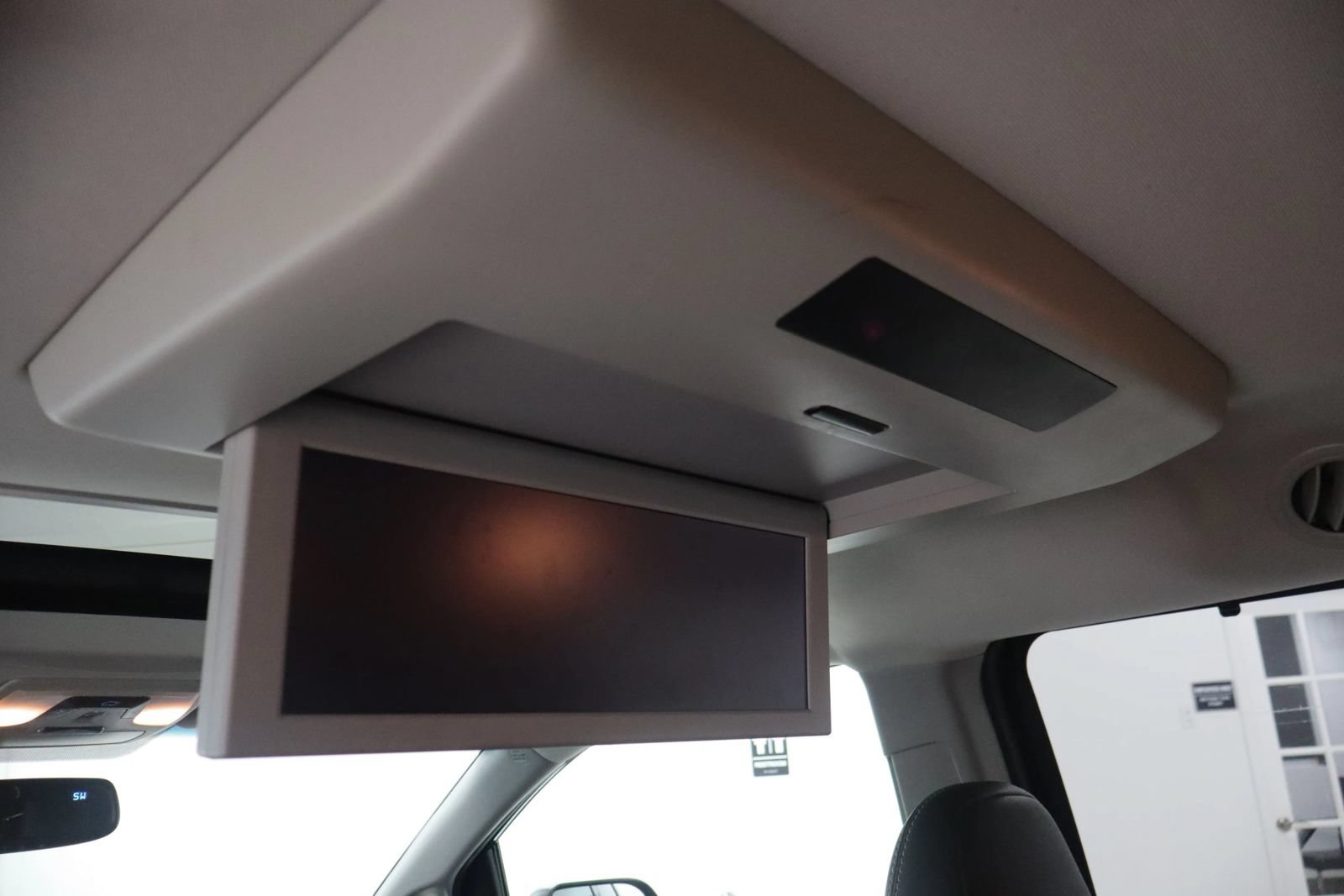 Used 2017 Toyota Sienna SE Premium FWD image 23