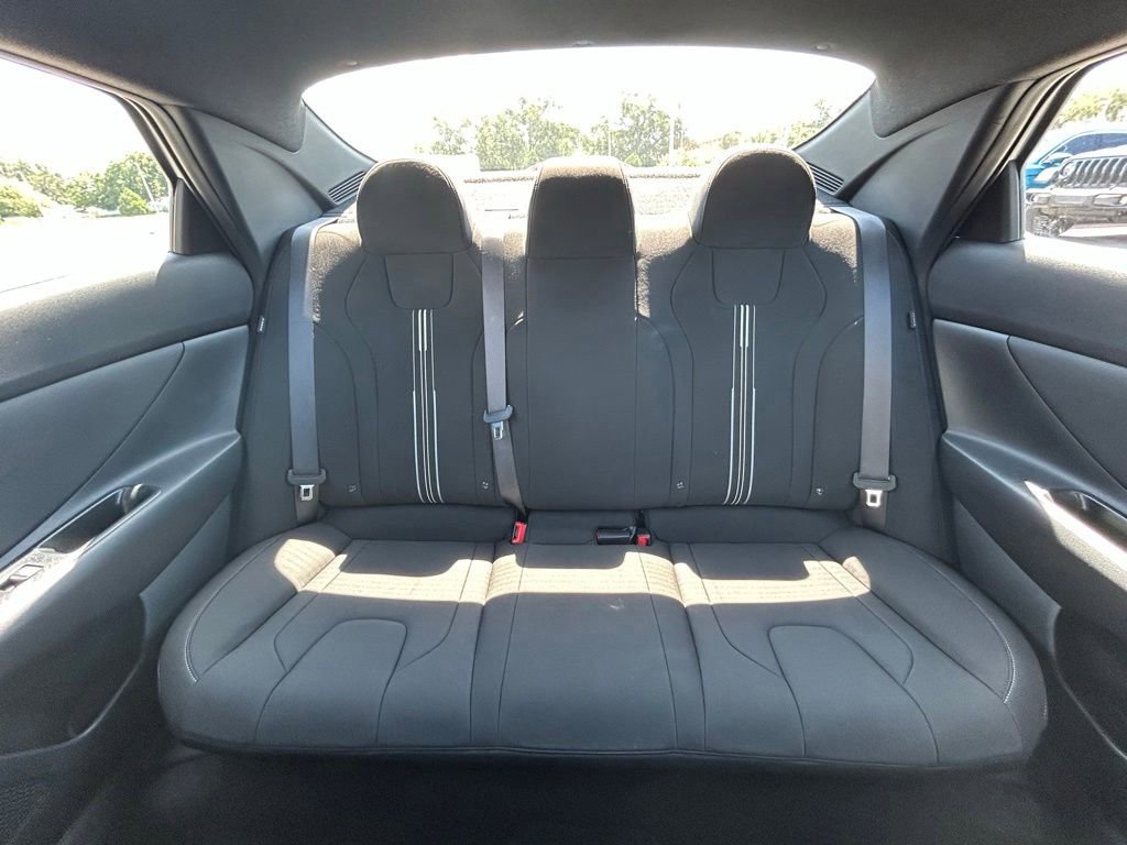 Used 2025 Hyundai Elantra Sport FWD image 13