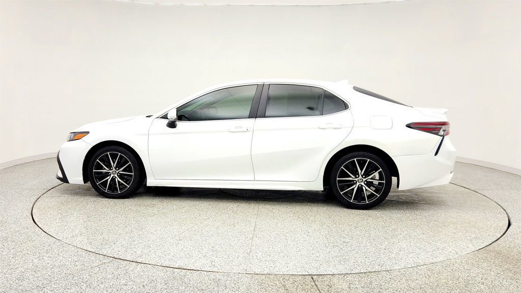 Used 2024 Toyota Camry SE w/ Convenience Package FWD image 8