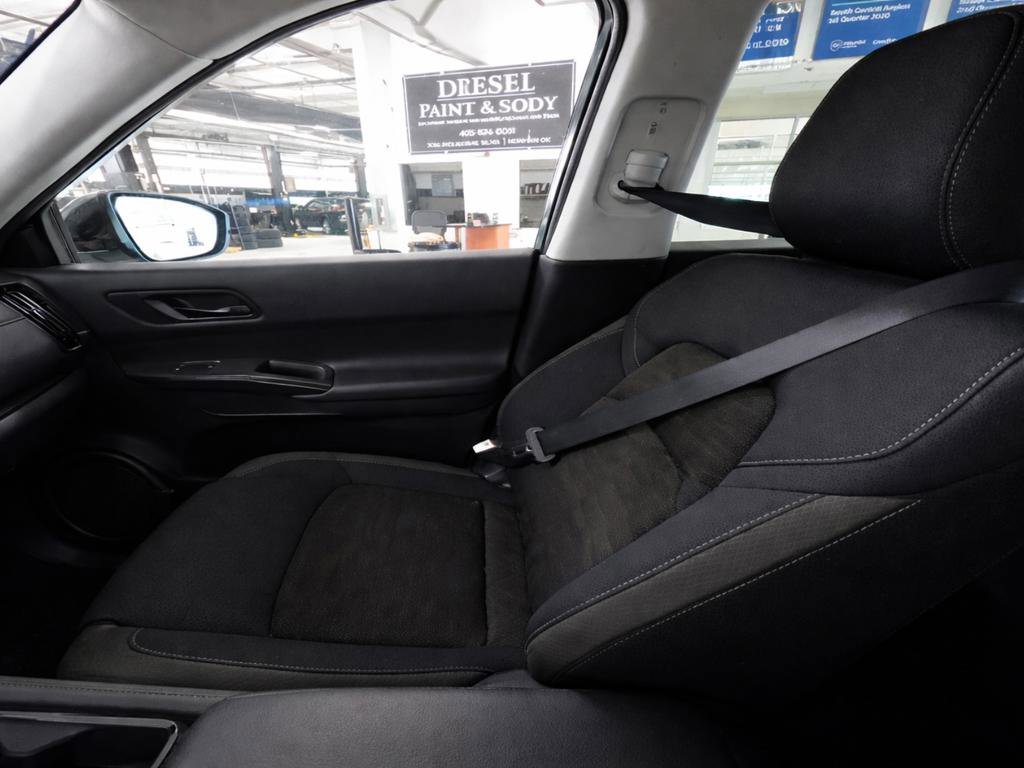 Used 2025 Nissan Pathfinder SV AWD/4WD image 11