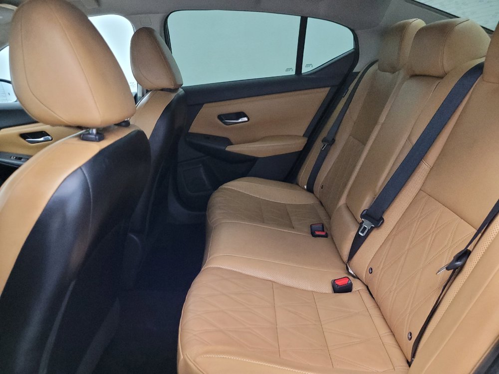 Used 2022 Nissan Sentra SV w/ SV Premium Package FWD image 18