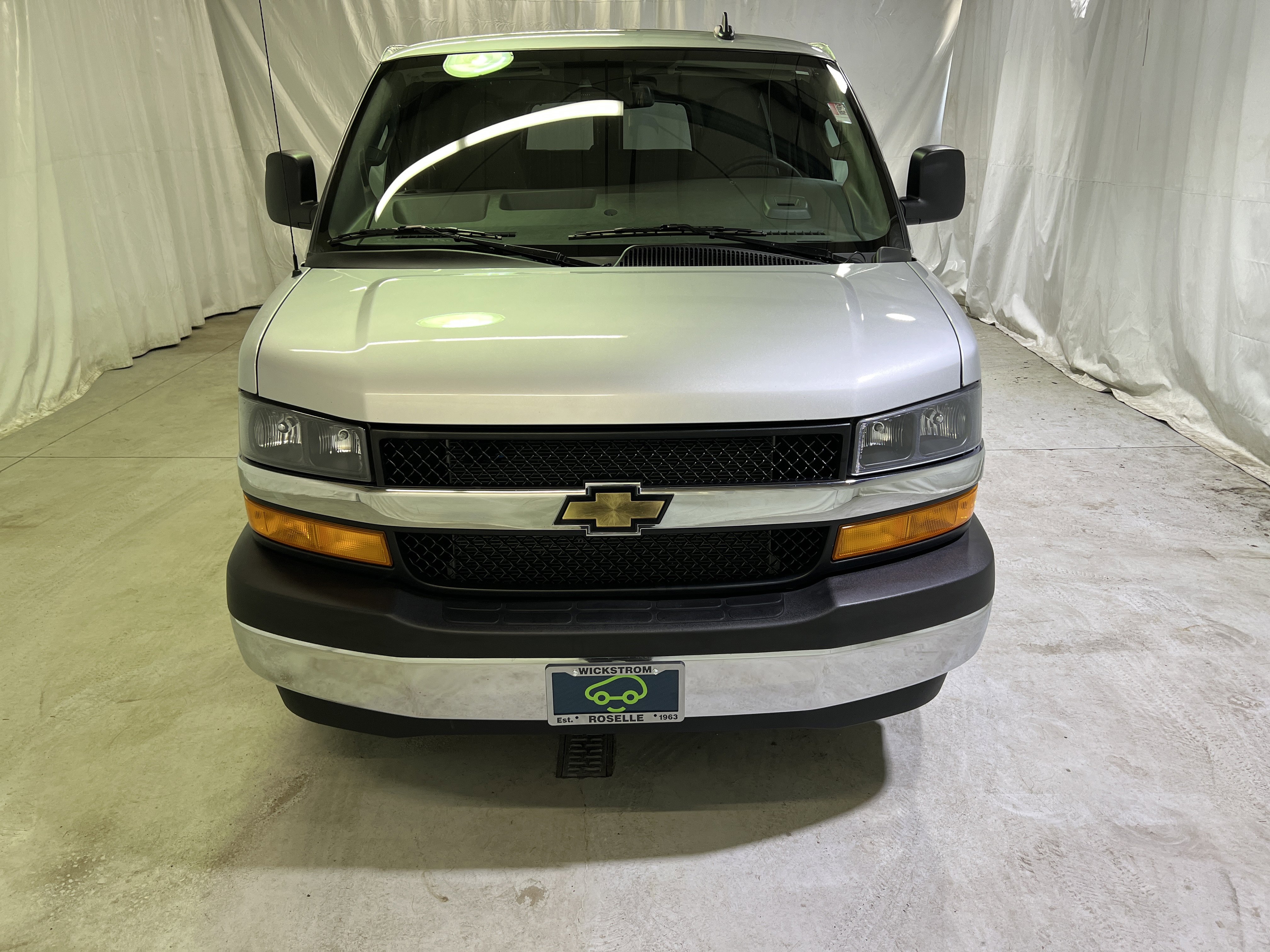 Certified 2025 Chevrolet Express 3500 LT w/ LT Preferred Equipment Group image 3