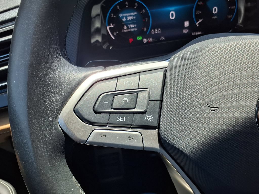 Used 2025 Volkswagen Atlas Cross Sport SEL R-Line AWD/4WD image 26