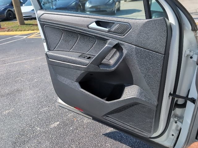 Used 2022 Volkswagen Tiguan SE FWD image 24
