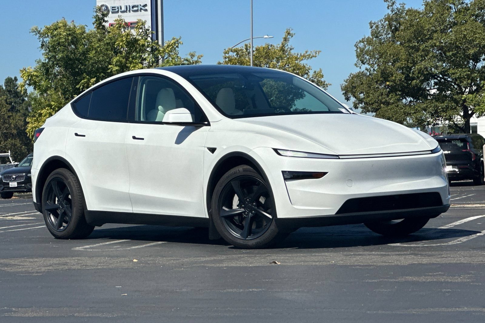 Used 2026 Tesla Model Y Long Range AWD/4WD image 2
