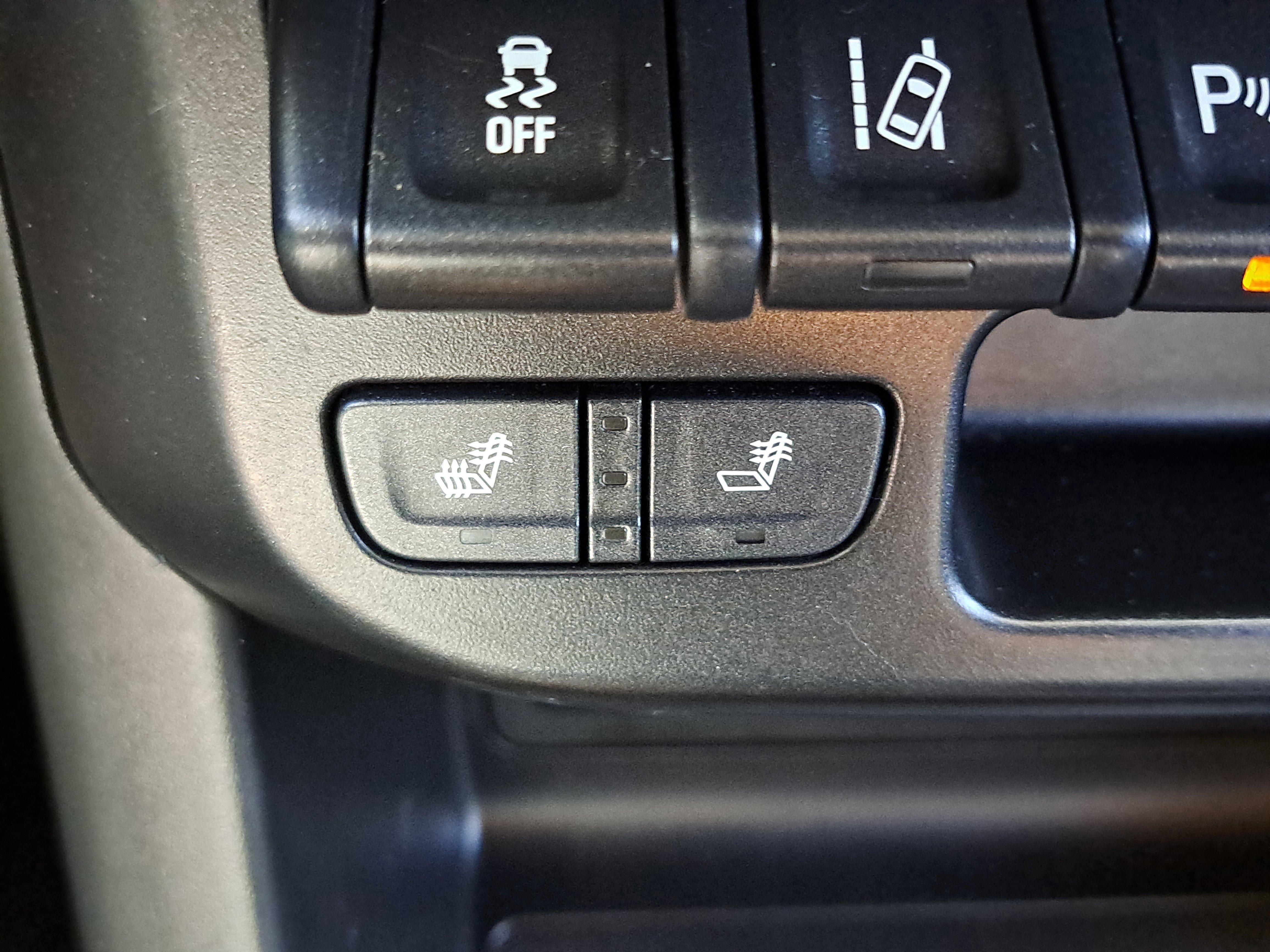 Used 2021 GMC Canyon AT4 w/ Driver Alert Package image 25