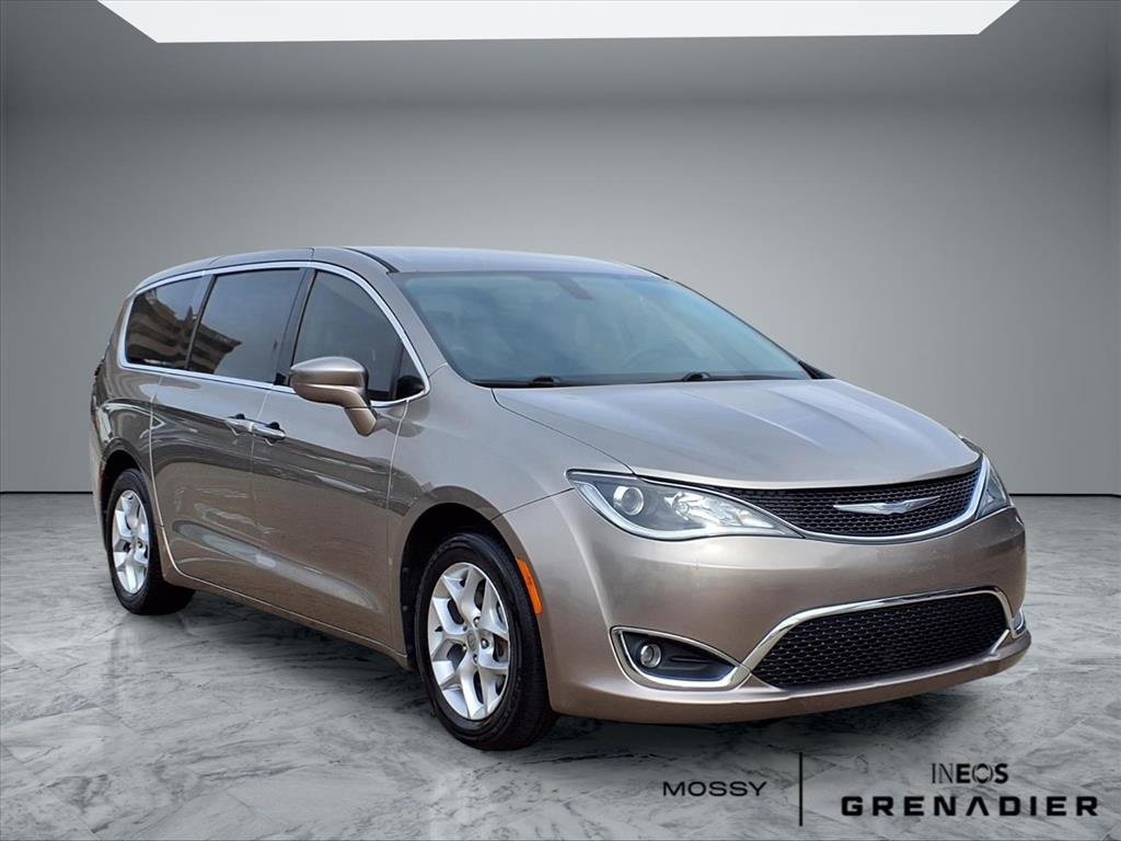 Used 2018 Chrysler Pacifica Touring Plus w/ Tire & Wheel Group