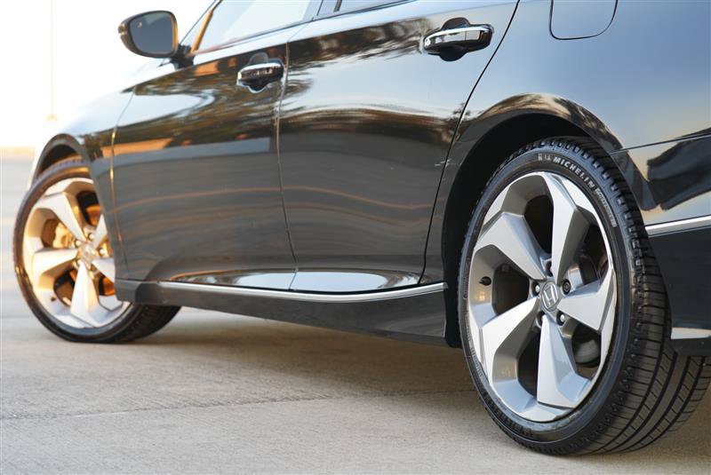 Used 2019 Honda Accord Touring image 18