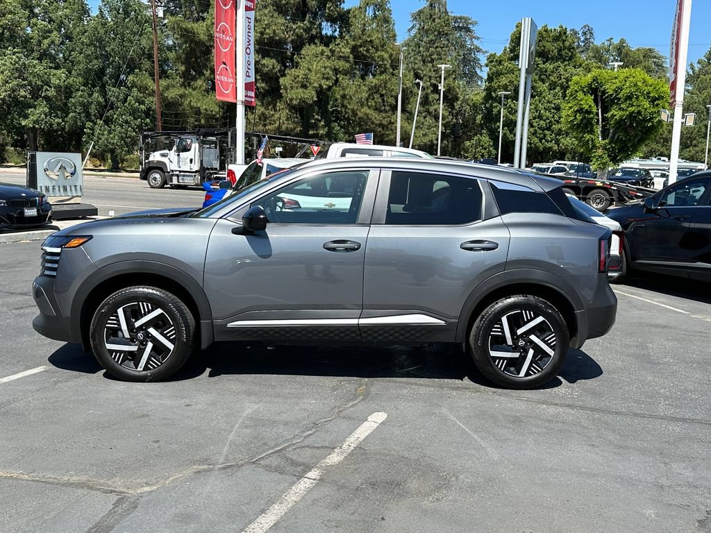 Used 2026 Nissan Kicks SV FWD image 3