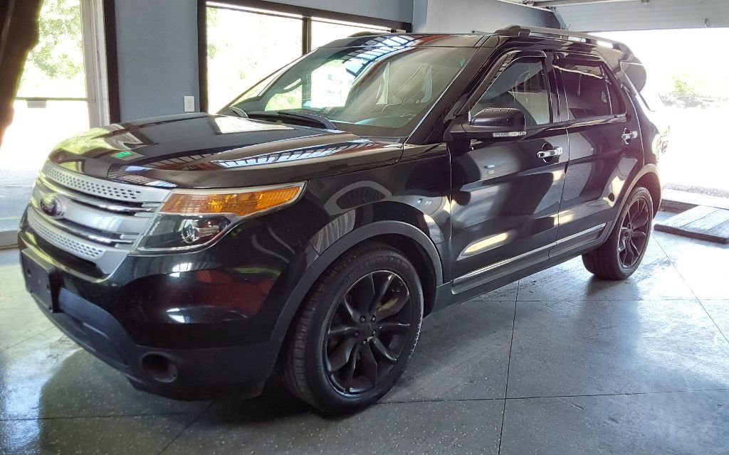Used 2014 Ford Explorer XLT w/ Equipment Group 202A FWD image 7