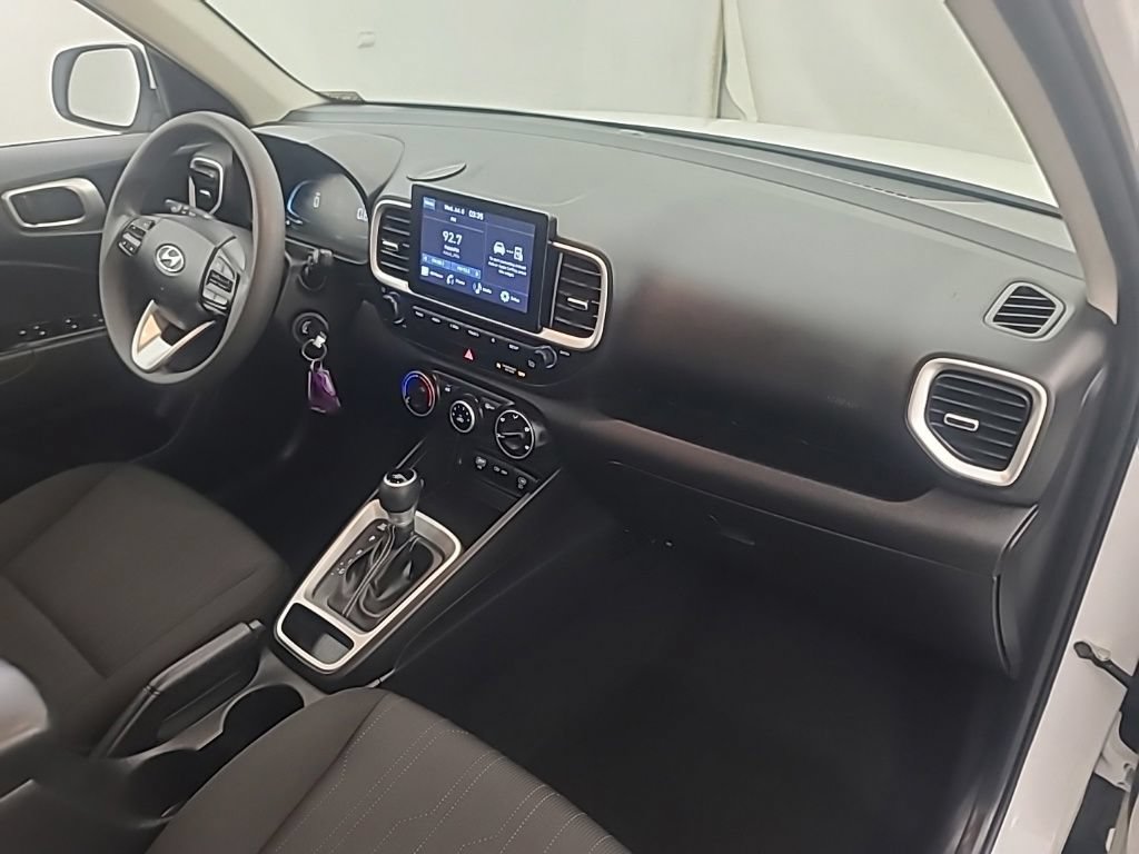 Used 2024 Hyundai Venue SE FWD image 13
