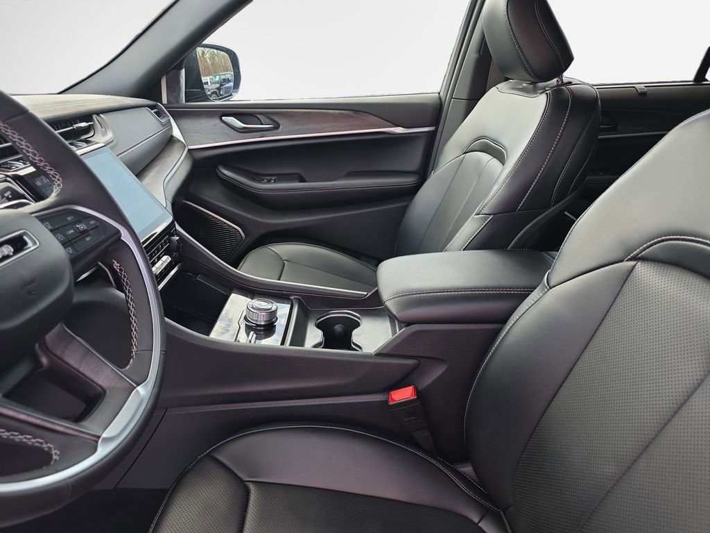 New 2025 Jeep Grand Cherokee Limited w/ Luxury Tech Group II AWD/4WD image 12