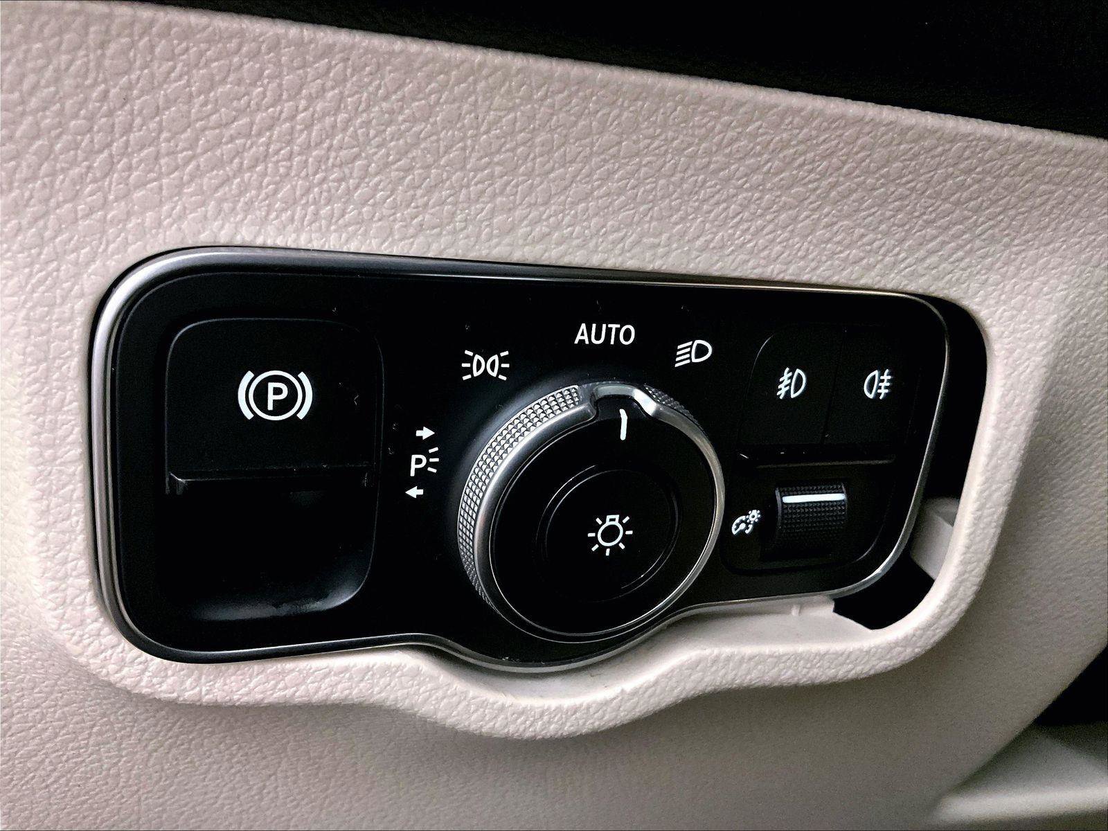 Used 2022 Mercedes-Benz GLB 250 4MATIC image 30