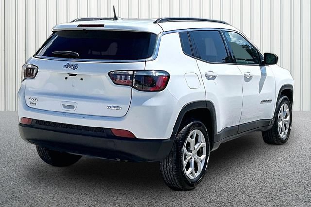 Used 2024 Jeep Compass Latitude AWD/4WD image 10