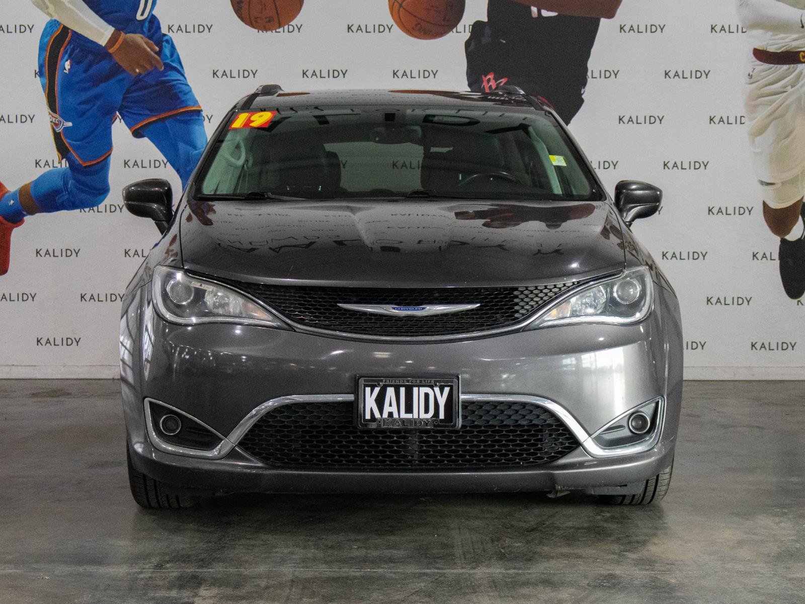 Used 2019 Chrysler Pacifica Touring-L image 19