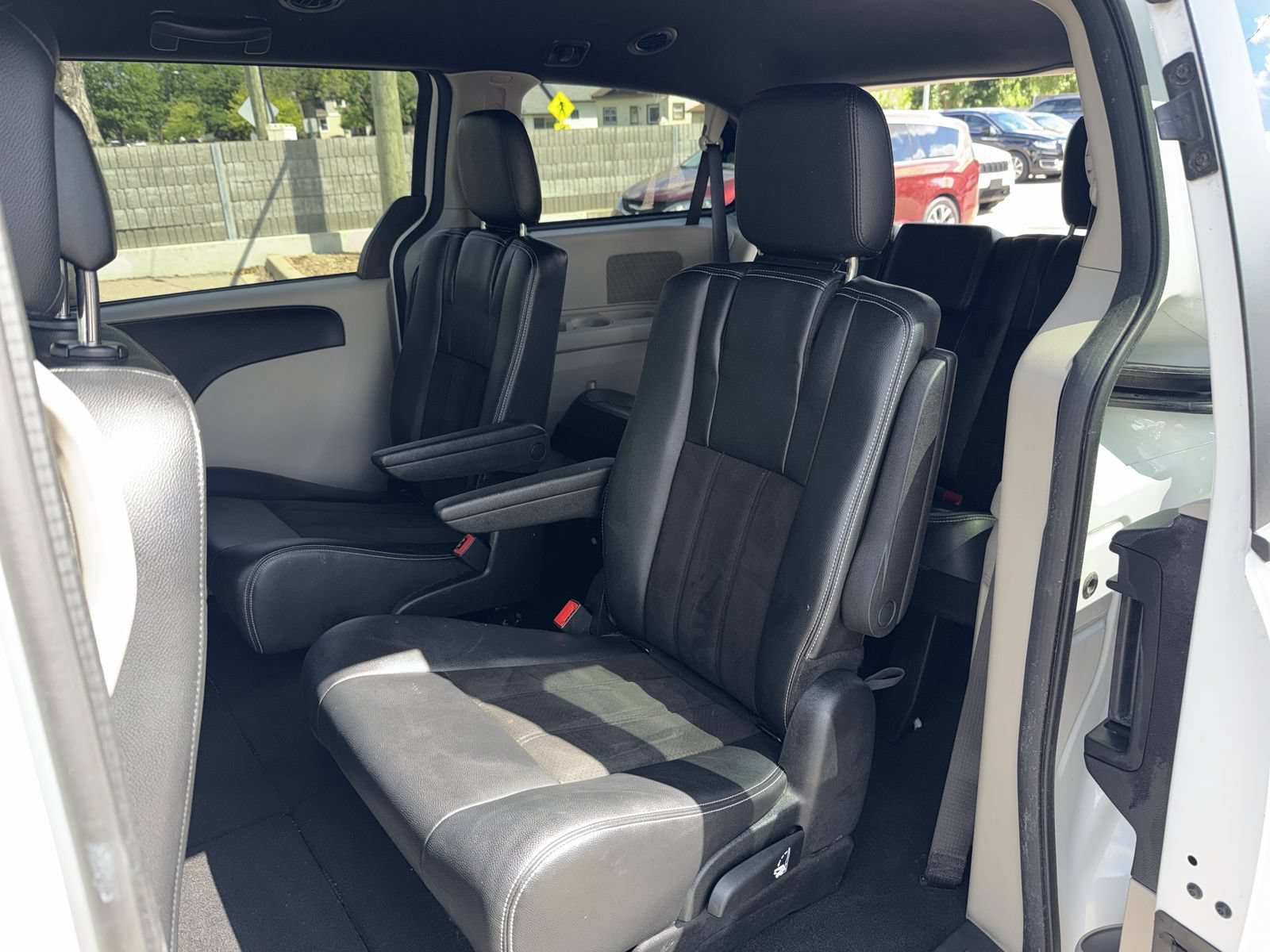 Used 2020 Dodge Grand Caravan SXT FWD image 20