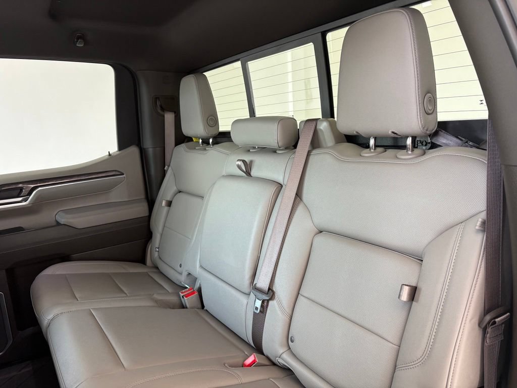 Used 2026 Chevrolet Silverado 1500 LTZ w/ LTZ Convenience Package II AWD/4WD image 34