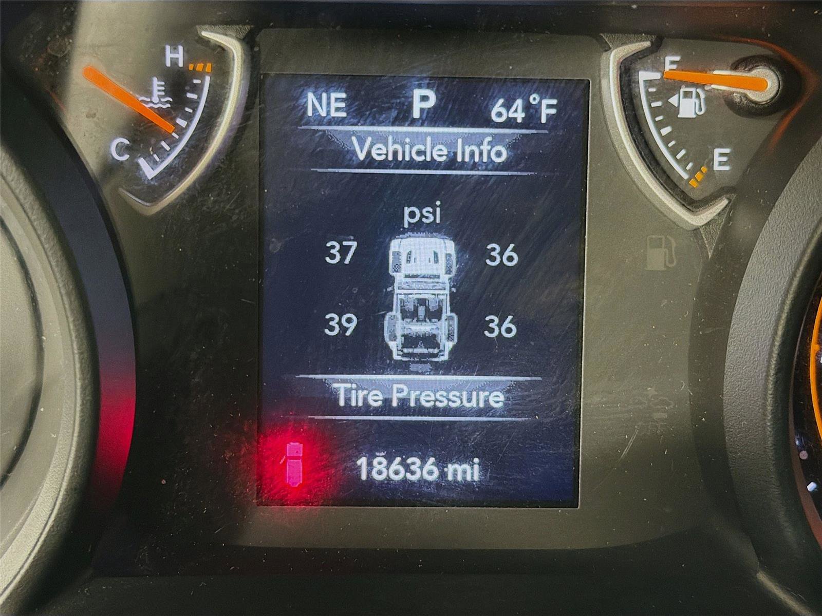 Used 2025 Jeep Wrangler Sport AWD/4WD image 13