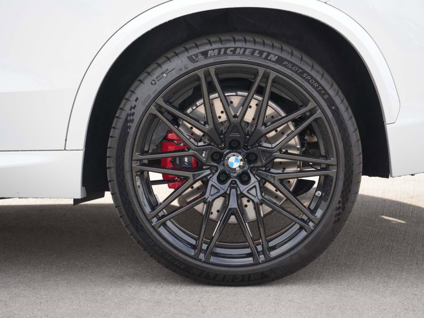 Used 2025 BMW X5 M Competition image 5