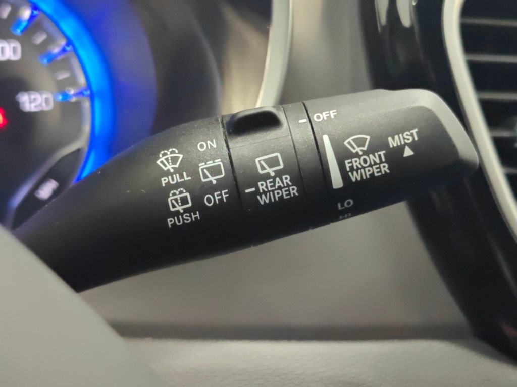 Used 2025 Chrysler Pacifica Select image 54