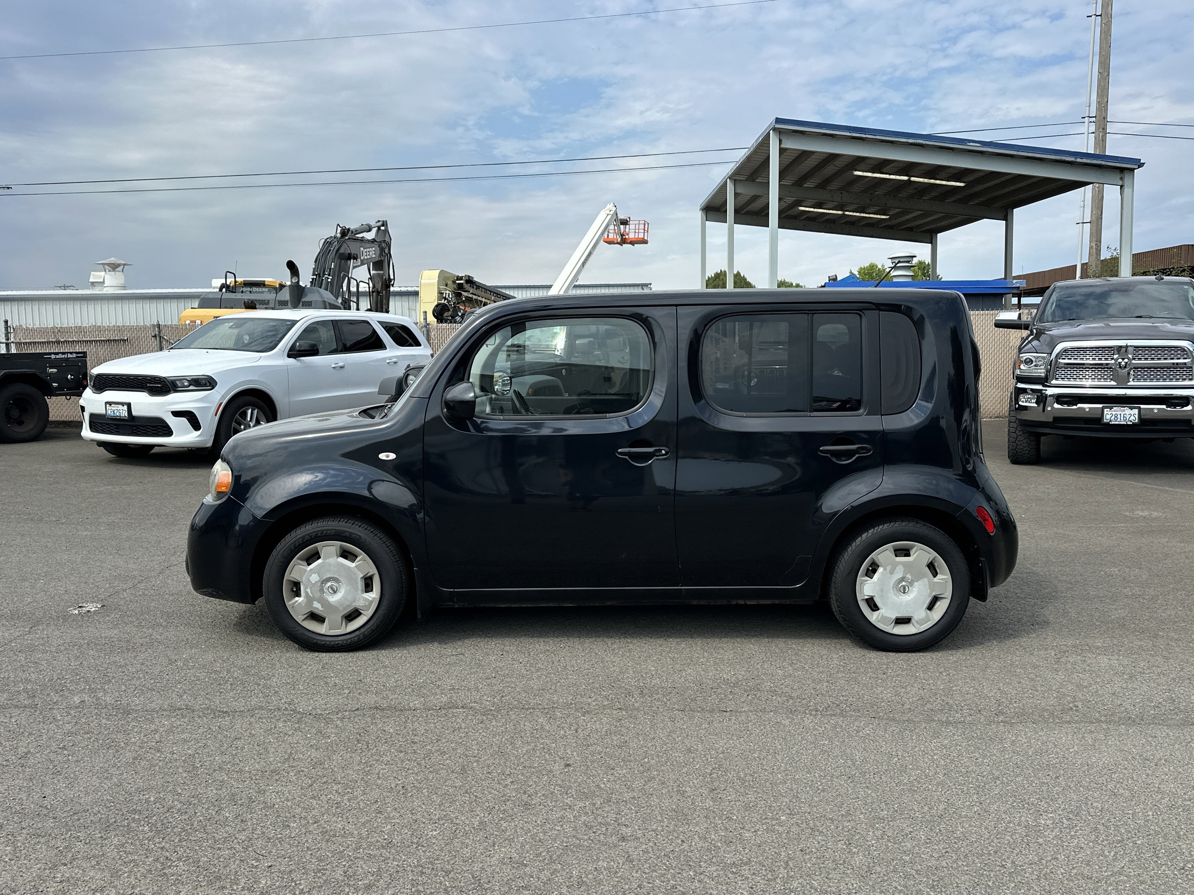 Used 2013 Nissan Cube 1.8 S w/ Interior Designer Pkg image 2