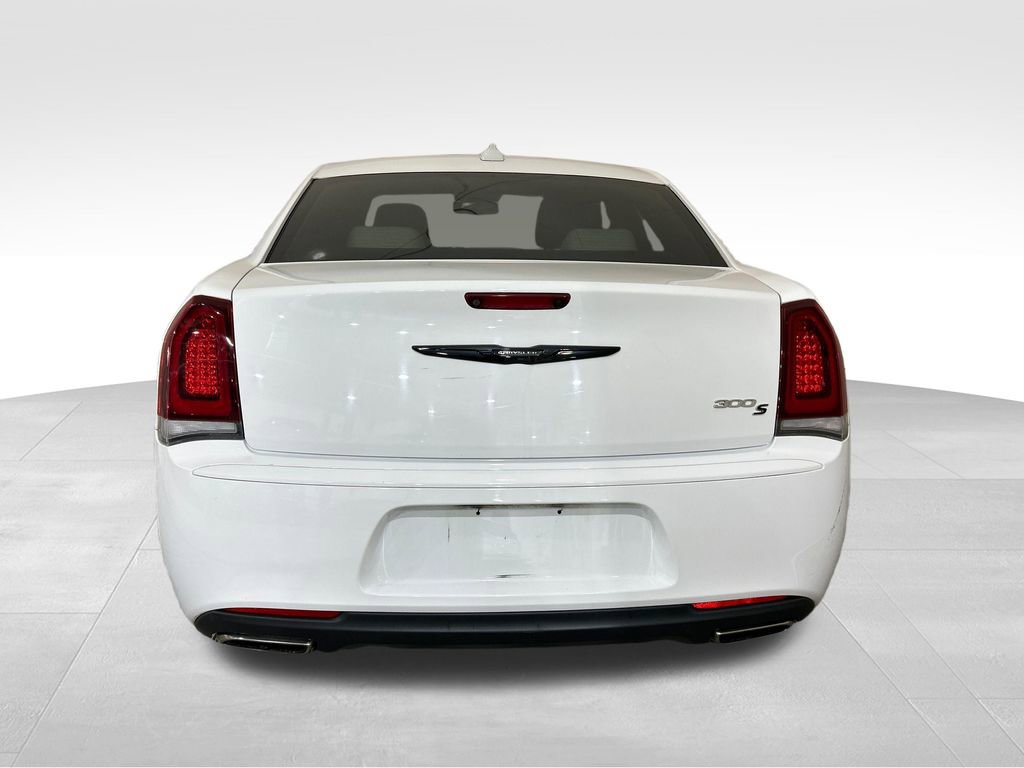 Used 2019 Chrysler 300 S image 4