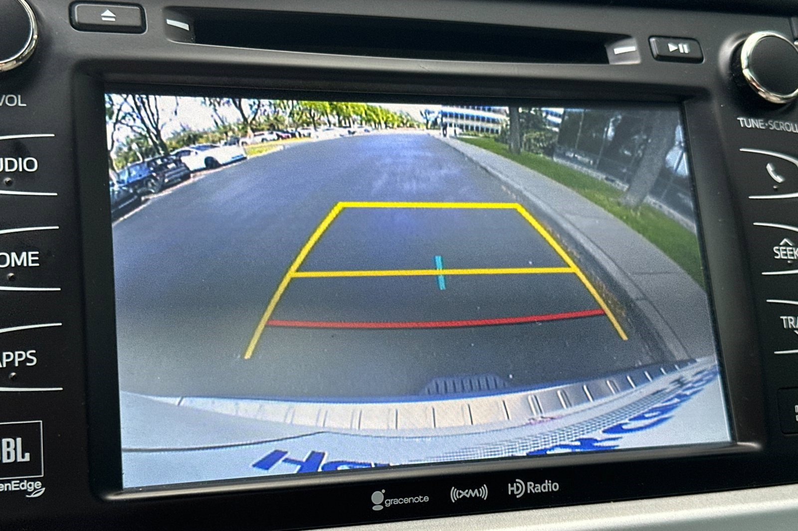 Used 2018 Toyota Highlander Limited image 26