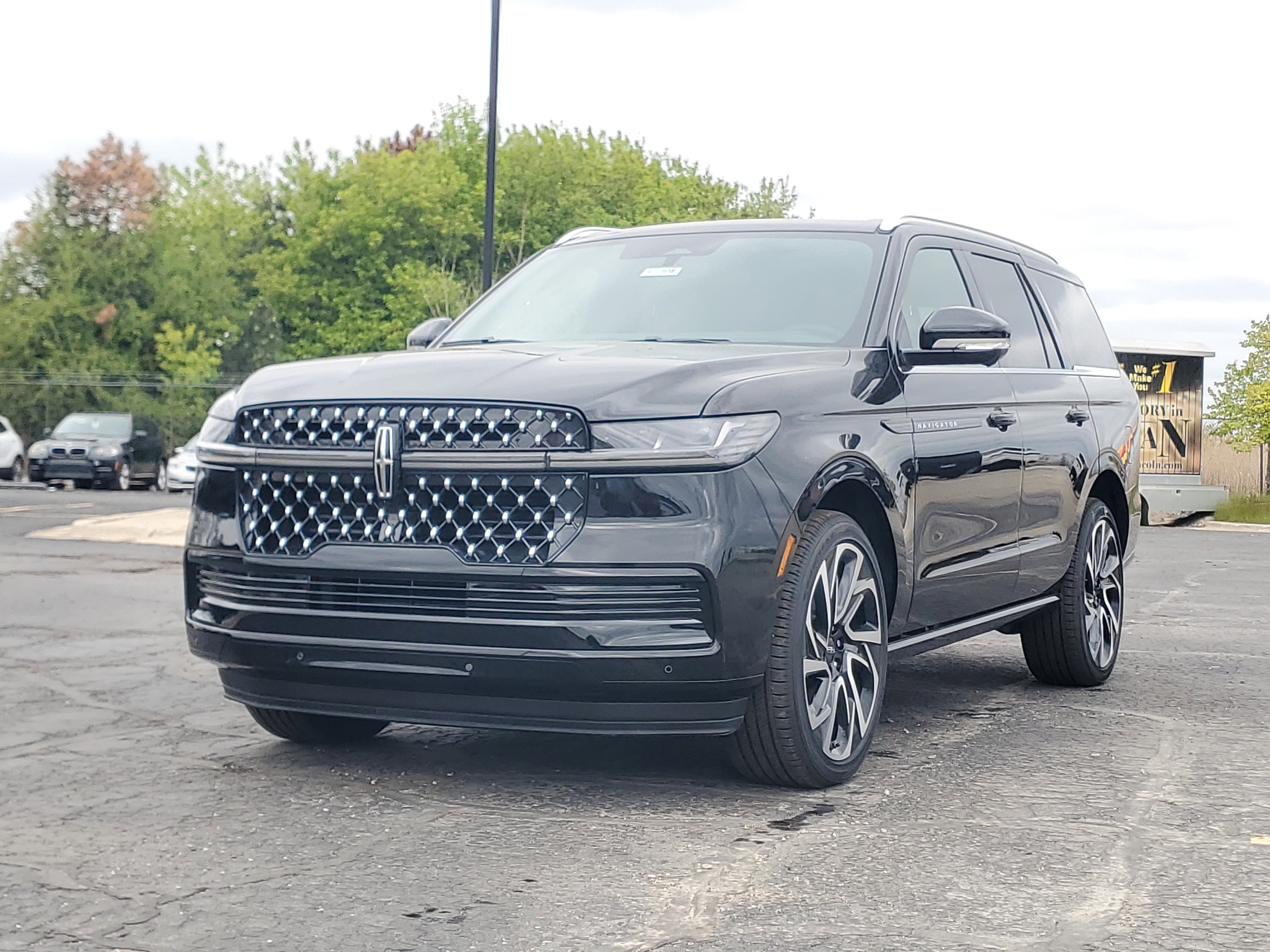 New 2026 Lincoln Navigator Black Label AWD/4WD image 2