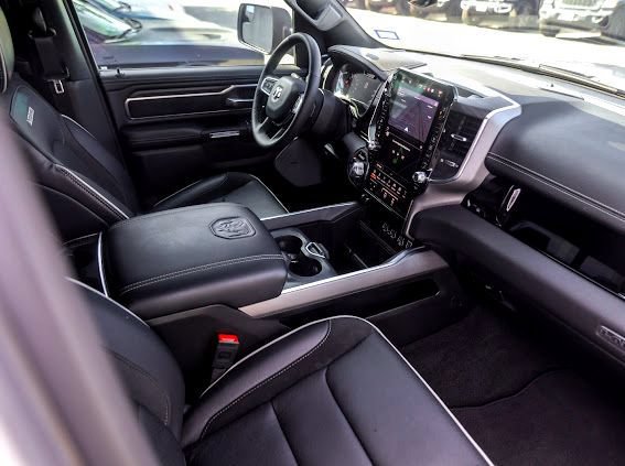 Used 2025 RAM 1500 Laramie AWD/4WD image 33