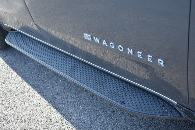 Used 2022 Jeep Wagoneer Series III AWD/4WD image 12